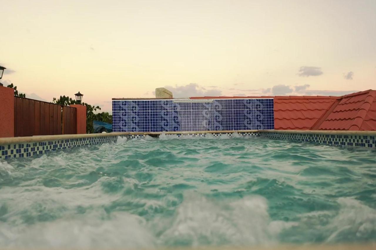 Royal Vybez Vacation Homes Spanish Town المظهر الخارجي الصورة