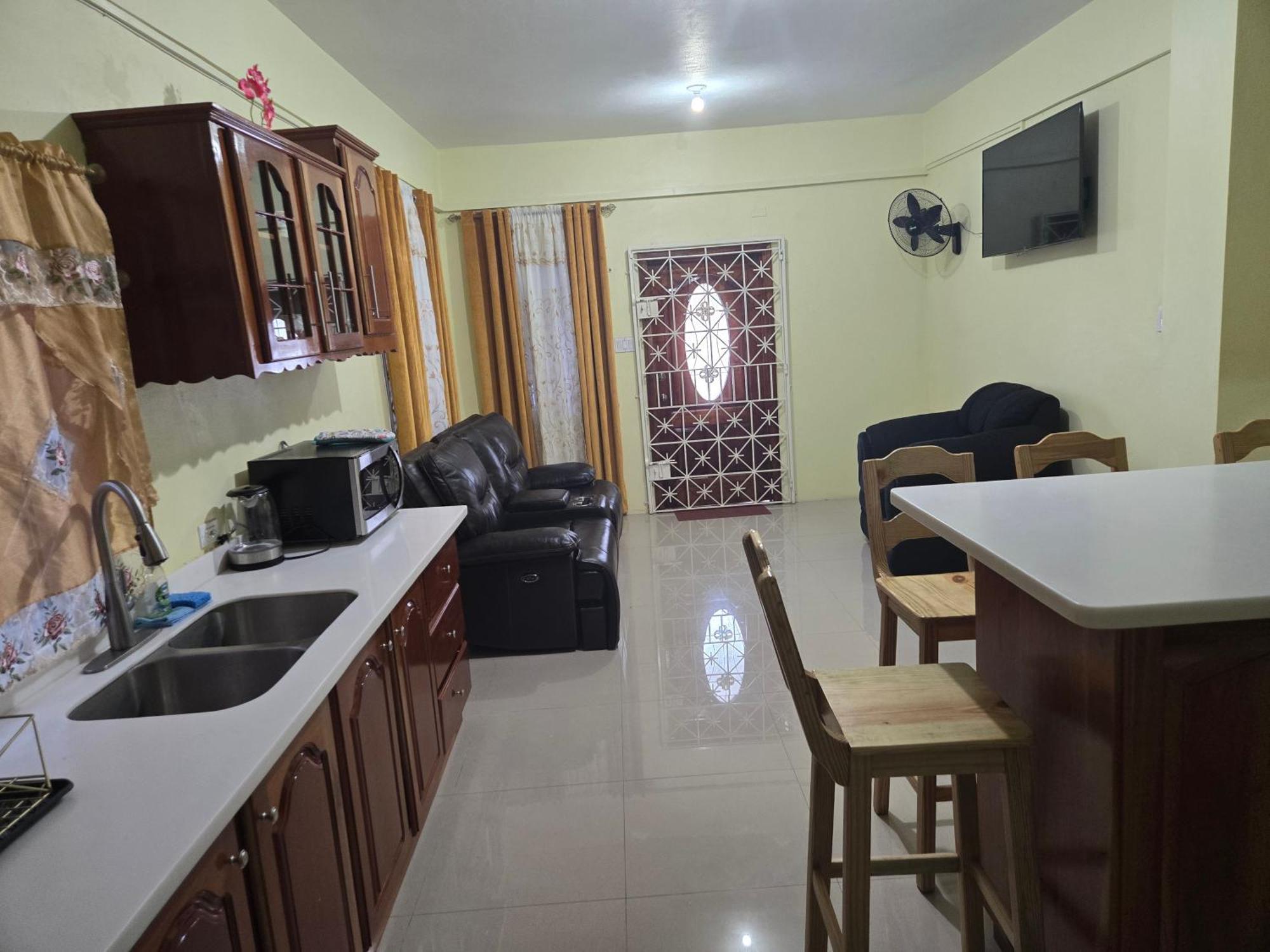 Royal Vybez Vacation Homes Spanish Town الغرفة الصورة