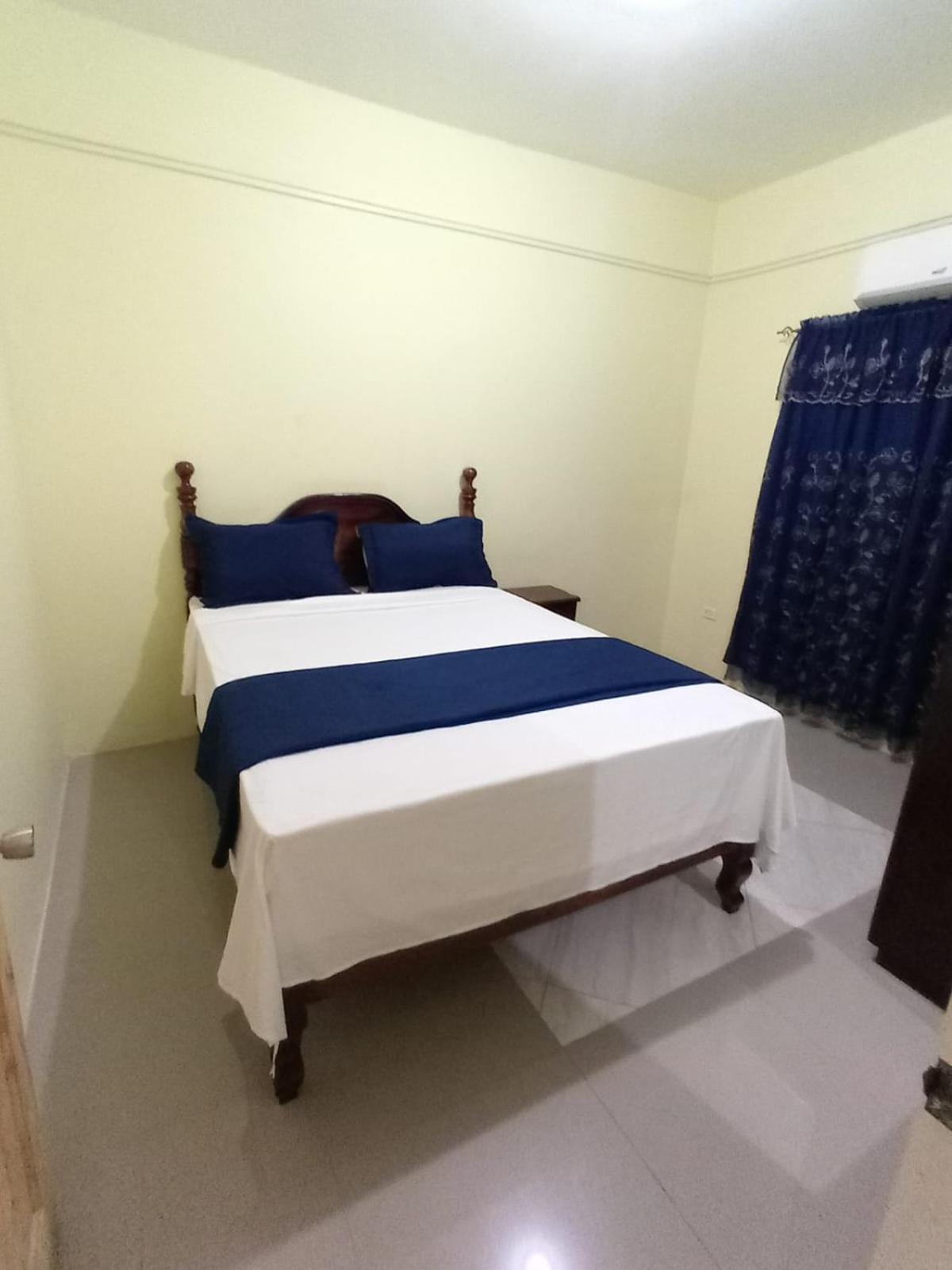 Royal Vybez Vacation Homes Spanish Town المظهر الخارجي الصورة